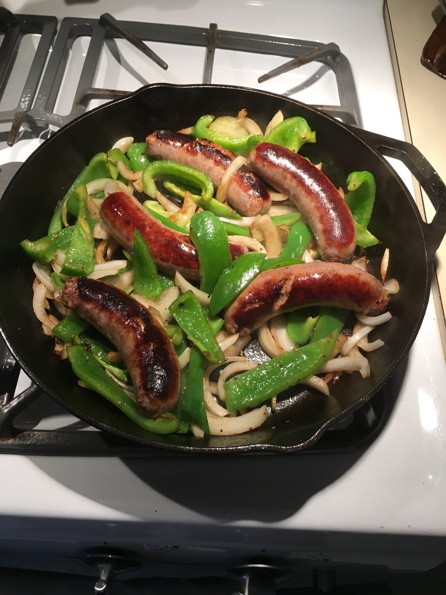 ScottRWarner's tweet image. Practicing my cast iron game. Striving to be like @thisfarmwife #wheresthesteak #nobutter