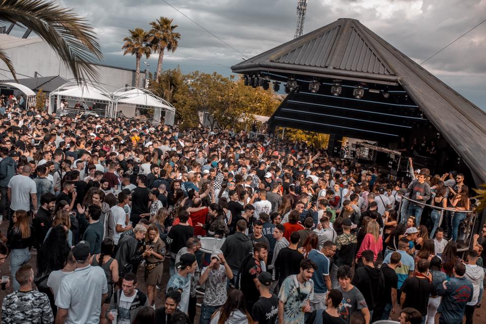fabrikdiscoteca's tweet photo. Prepárate para disfrutar de la mayor experiencia al aire libre en nuestra re-apertura con más iluminación, más sonido, más de potencia. La Terraza te espera en FABRIK en septiembre ⭐️🏝 https://t.co/Lhd0B0tcLg