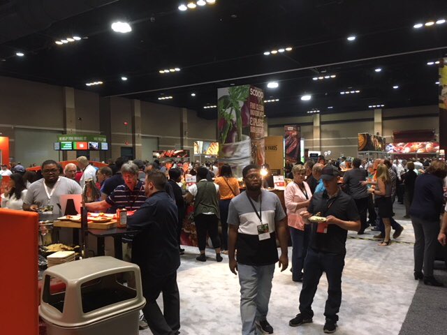 MidwestCo's tweet photo. ‘Twas a busy, successful day @USFoods Fanatics Live Show in St. Charles, MO! @islandoasishq @kerryfoodservice #foodfanlive #cocktails #frozendrinks #islandoasis #restaurant #chefs #foodie #sustainability #foodies #foodiesofinstagram #foodfanatic #stlfood #stcharles https://t.co/P5H9Wcevks