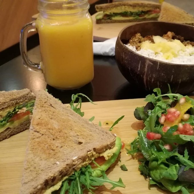 #healthy #dinner #projetoacaj #projetoa&ccedil;a&iacute;dubai #dubai 🇦🇪 #dubainight #aplacetocallhome #healthyfood<a href="/tag/healthy"class="tags">#healthy</a><a href="/tag/dinner"class="tags">#dinner</a><a href="/tag/projetoacaj"class="tags">#projetoacaj</a><a href="/tag/projetoa%C3%A7a%C3%ADdubai"class="tags">#projetoa&ccedil;a&iacute;dubai</a><a href="/tag/healthyfood"class="tags"><span>#healthyfood</span></a><a href="/tag/dubai"class="tags"><span>#dubai</span></a><a href="/tag/sandwich"class="tags"><span>#sandwich</span></a><a href="/tag/bowl"class="tags"><span>#bowl</span></a><a href="/tag/mangojuice"class="tags"><span>#mangojuice</span></a>