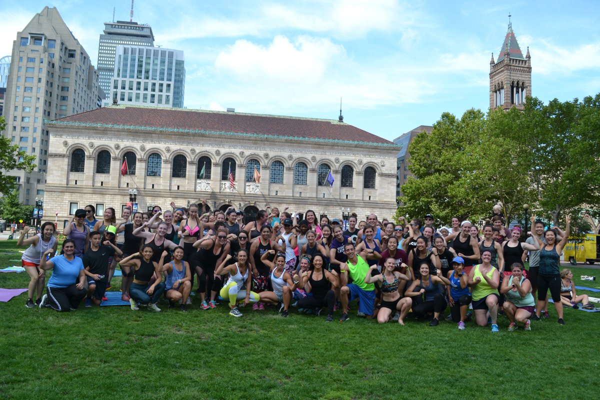 Marathon_Sports's tweet image. We had so much fun on Saturday with the incredible trainers from @ASICSamerica Studio! Check out the ASICS Studio app and you can workout with Erin & Kelli in the comfort of your own home! #imoveme