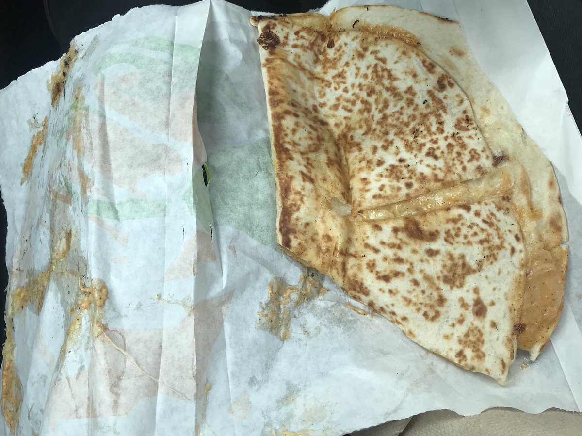 _ebradley's tweet photo. It also probably took so long bc they ate half of your quesadilla before giving it to you 😳😳😳😳 @tacobell https://t.co/37ijeKfzS5
