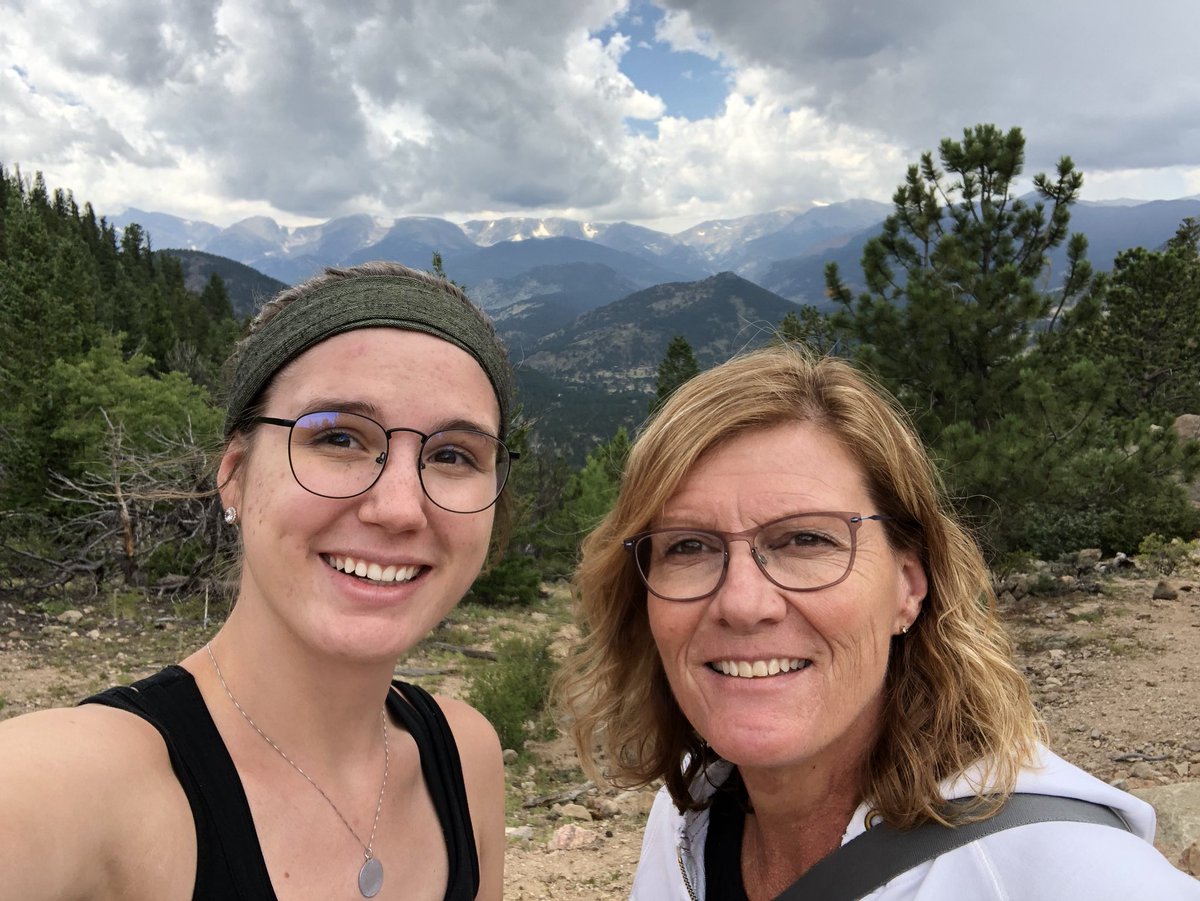 MrsAbitz's tweet photo. Out of State Selfie #SummerSelfieBingo  #SennettShines https://t.co/UL2ui8NVve