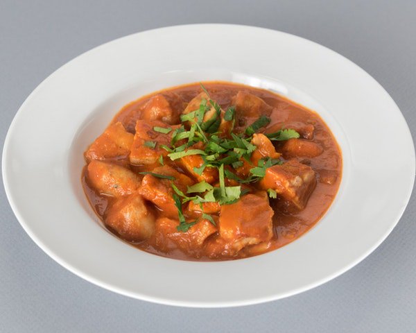 Nomiku's tweet photo. We are so excited to announce that @chefpmistry is collaborating with us on some new #NomikuMeals! Her first two dishes, Chicken Tikka Masala and Golden Sticky Rice, are now available to order on our menu here: https://t.co/w1o5ffsWvN #SousVide #CelebrityChef https://t.co/rAJJhhPb5d