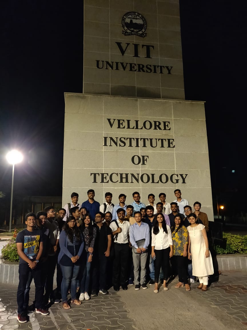ruhiwrites's tweet photo. That moment when you get a bunch of enthusiastic Engineers hired @oyorooms from a single campus ✌️
#VITVellore #VIT #Vellore #CampusHiring #Oyopreneurs #OyoTech #Freshers #OyoRooms https://t.co/d2oJOKRHfq
