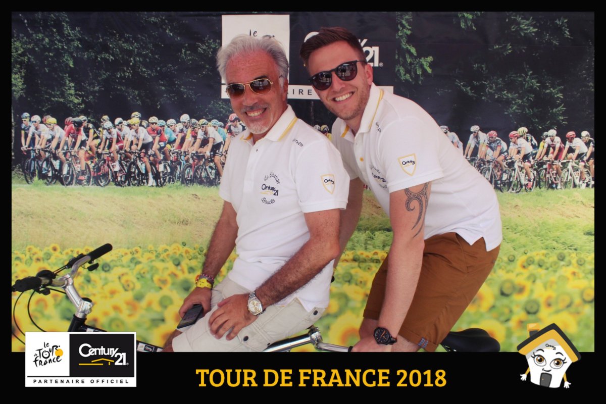 PascalHallioua's tweet photo. Ma photo au Tour de France #century21 https://t.co/HELbrNRLoW