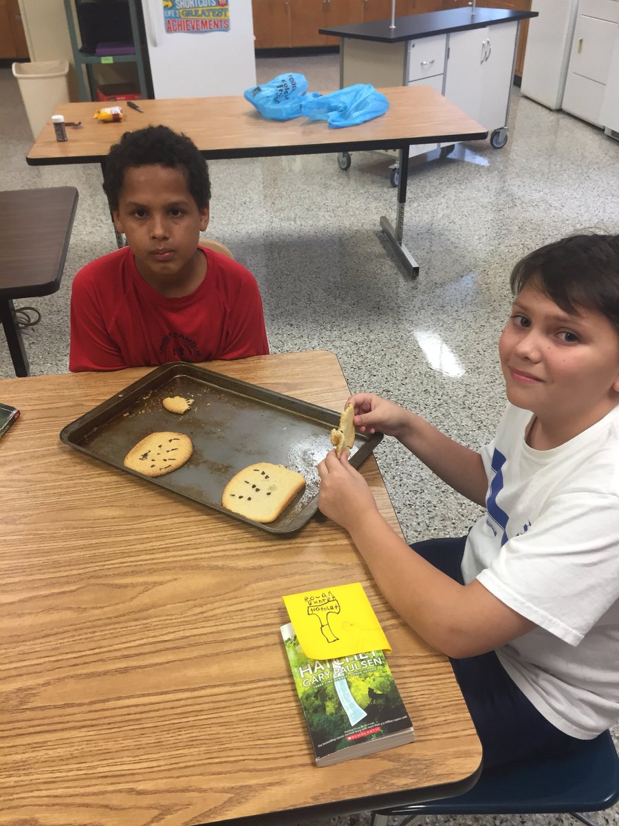 murph12_l's tweet photo. Our campers got to make animal track cookies today! #MACSAwesome #MASummer #JOLeaders #JOFamily https://t.co/jJQh3sE1do