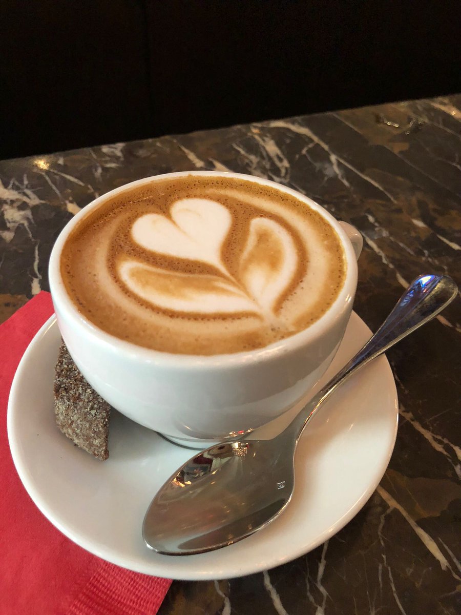 Love at first sight. #knavenyc #latteart
