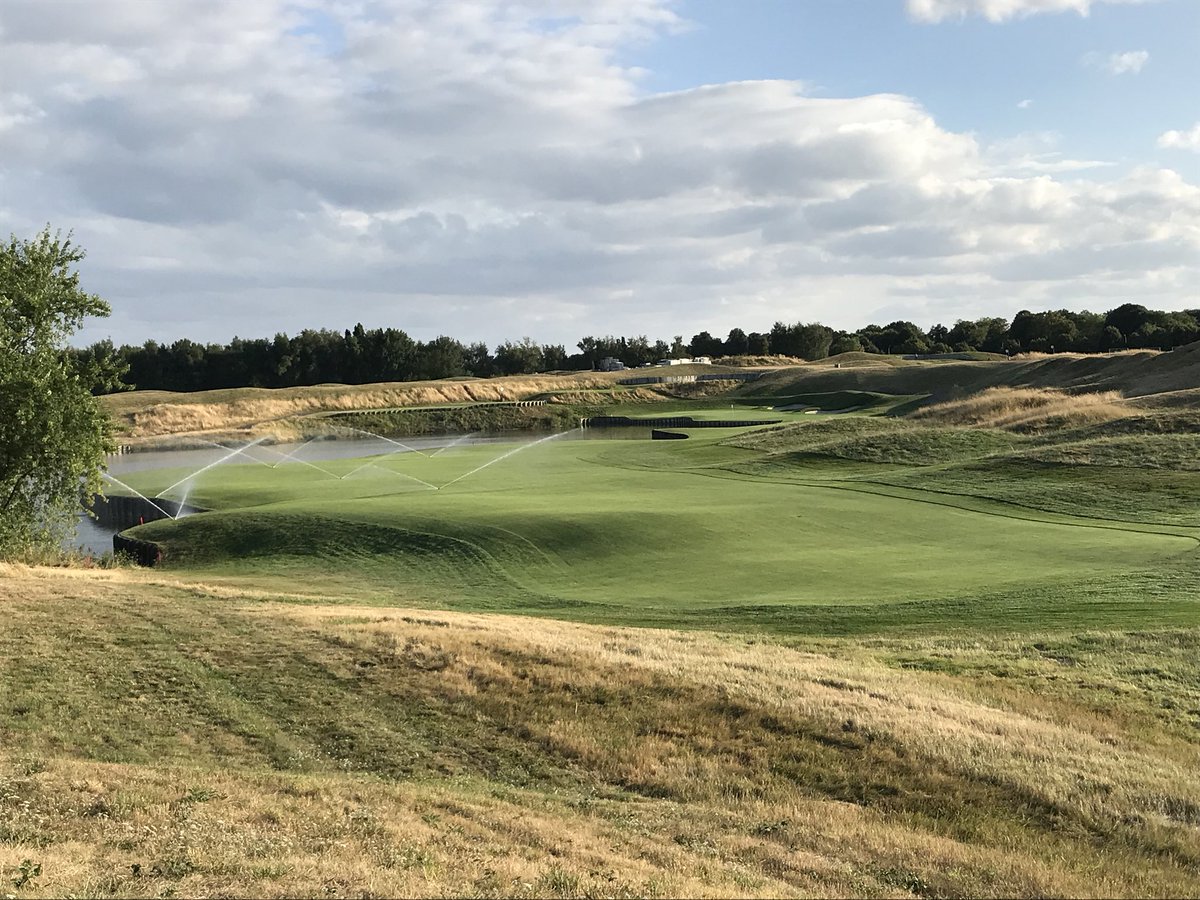 Reyes_golf's tweet photo. Hard to believe how is the course looking after the lack of rain of the last two months and the high temperatures we had. Another great day @legolfnational and just 56 days to go 😁 @JacobsenTurf #TurfTeamChallenge https://t.co/4kd8JR4Ls5