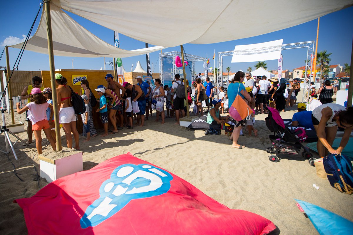 Une magnifique journée aujourd'hui à <a href="/portbarcares/">Port-Barcarès</a> avec <a href="/KhrissKitsais/">khrisskitsais</a> et <a href="/MoussierTombola/">Moussier Tombola</a> sur les #KidsALaPlage ! 🌞