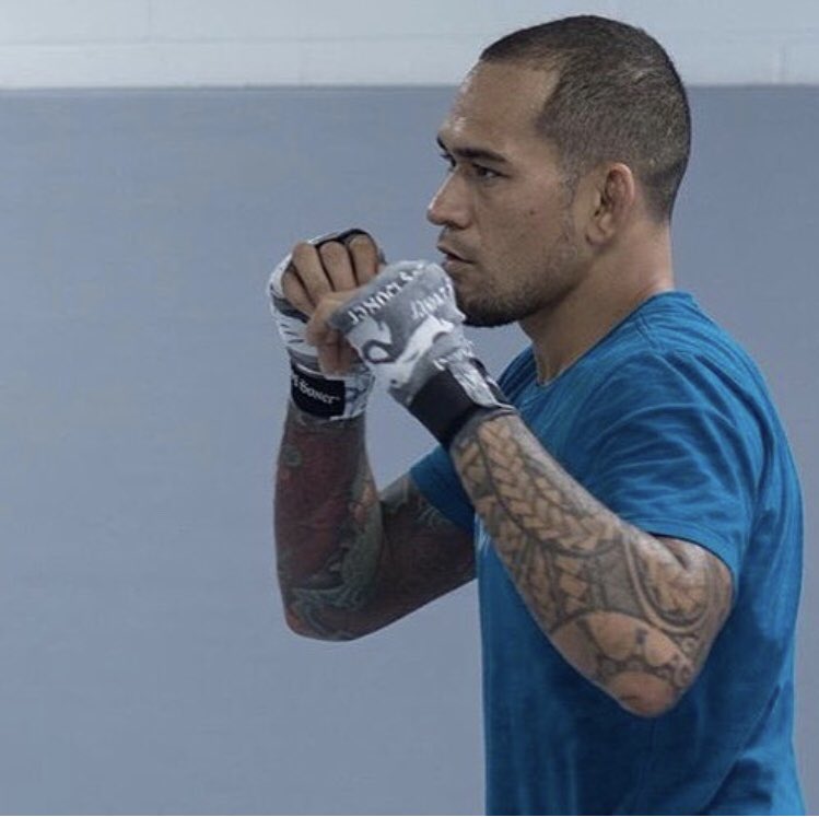 DogBoxerBrand's tweet photo. UFC Star @ymedeiros Reppin tuff 👊🏽 #DogBoxerAthletics #DogBoxerRAW #DogBoxerFamily #DogBoxerBrand #TeamDogBoxer #DogBoxerExclusive https://t.co/LfTrsDBx3Q