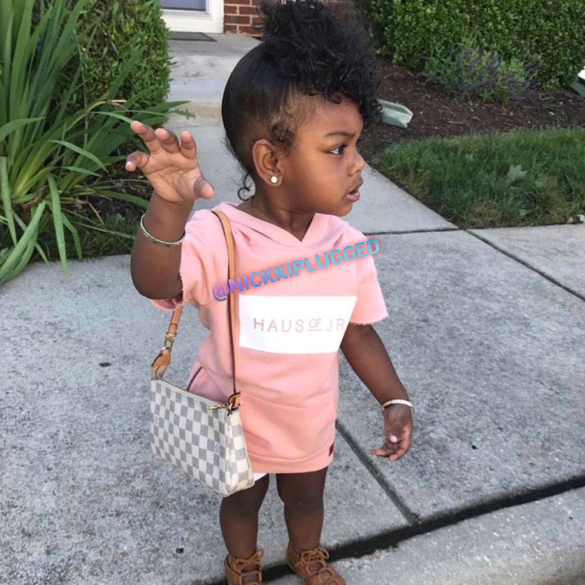 nickkiplugged's tweet photo. baby outfits 😍•
•
• 
for more follow ( me ) @nickkiplugged •

#littlegirls #babyoutfits #babyclothes #cuteoutfits https://t.co/hUN72xYDdb