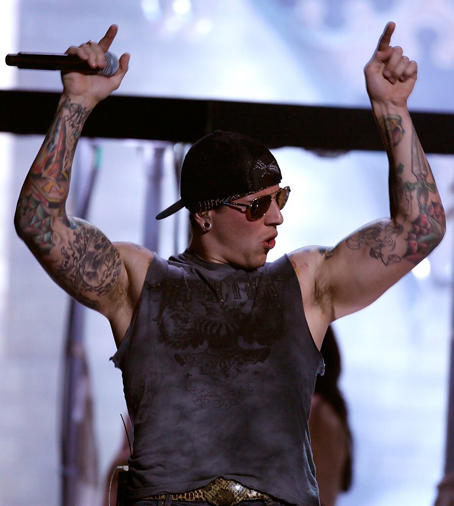 Happy birthday to the beautiful M. shadows get well soon  