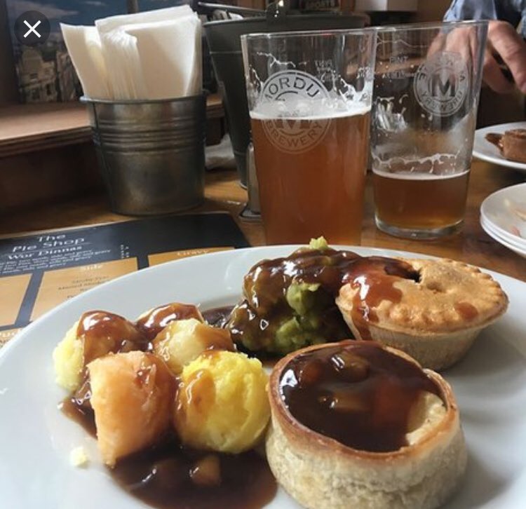 The_pieshop's tweet photo. Wor Pie Tea using Pete’s puddin alongside a slice of ham ,mini pies a selection of Wor mash peas and gravy and a trio of deserts #pietea #givepeaseachance @petespuddin @The_pieshop https://t.co/5wjPWOp7k6