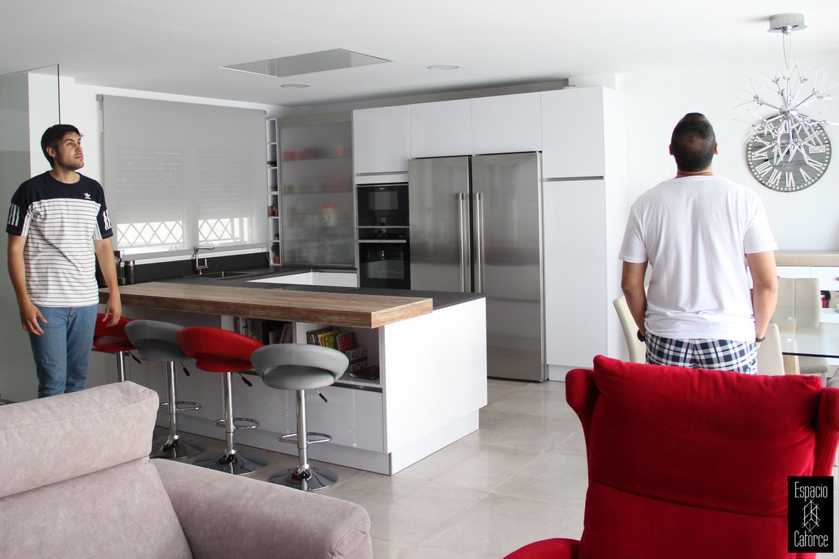 La revisión 🧐 de nuestro trabajo, antes, durante y después de su ejecución, es algo que cuidamos con detalle en Espacio Catorce. En esta vivienda, el resultado salta a la vista: ¡¡ESPECTACULAR!!
¡¡Gracias por confiar en nosotros 😊!!

#Ingeniería #Interiorismo #Arquitectura