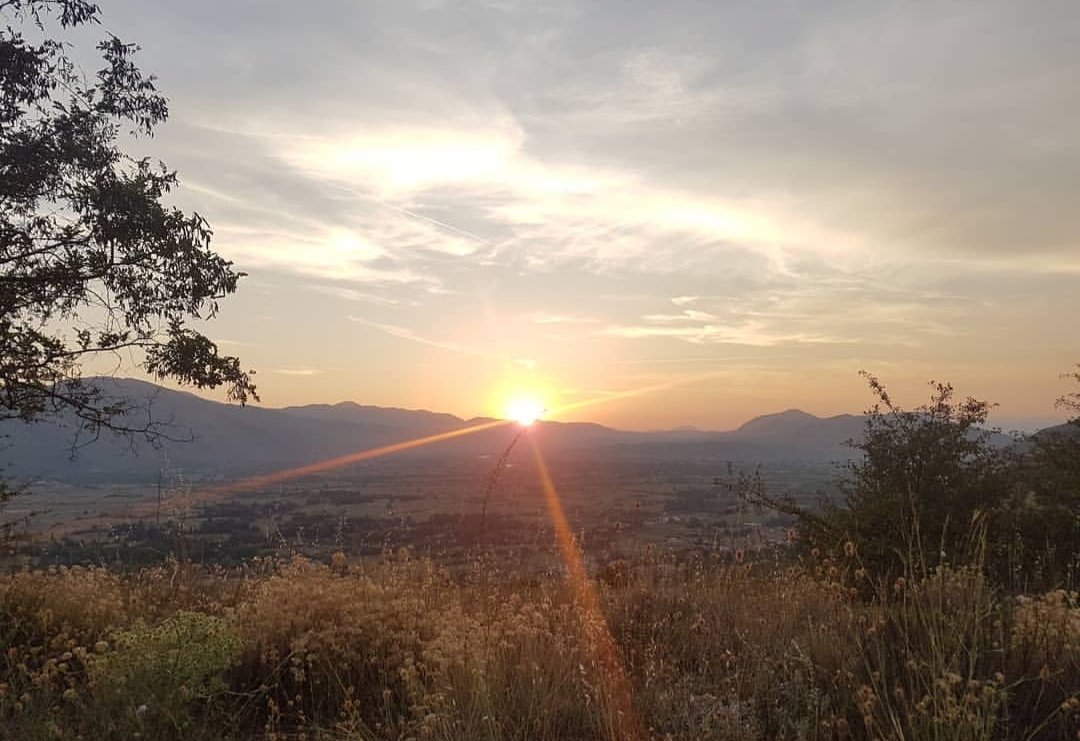 LuiginaSi's tweet image. Però guarda che tramonto...
#paesino