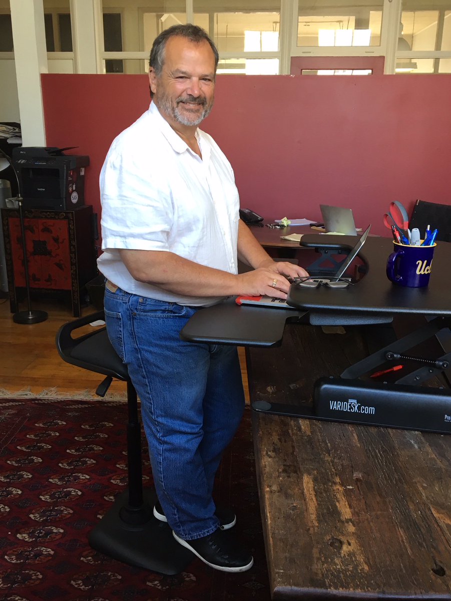 SteveStrauss's tweet image. I thought getting used to standing at a desk would take some time, but it&apos;s easier than I thought. And when I do get tired, my VARIchair is a great alternative. #activeworkspace @varidesk #partner