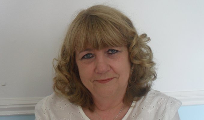 Smithdown Litfest (@smithdownlit) on Twitter photo Join us for an evening with <a href="/BBCDoctors/">BBC Doctors</a> scriptwriter Linda Thompson <a href="/BeanThere_Lpl/">BeanThereCoffeeShop</a> for the #smithdownlitfest in #liverpool on 20th September smithdownlitfest.com/linda-thompson/ Join us for an evening with <a href="/BBCDoctors/">BBC Doctors</a> scriptwriter Linda Thompson <a href="/BeanThere_Lpl/">BeanThereCoffeeShop</a> for the #smithdownlitfest in #liverpool on 20th September smithdownlitfest.com/linda-thompson/