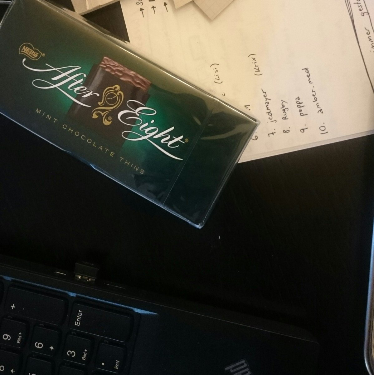 War heute dank @neleheise erstmals im <a href="/PodcastpatInnen/">Podcastpat:innen</a>-Einsatz - und hab Lieblings-Plätzchen geschenkt bekommen!🤗

Und im Oktober gibts dann voraussichtlich einen neuen Podcast aus Wien! 🎉