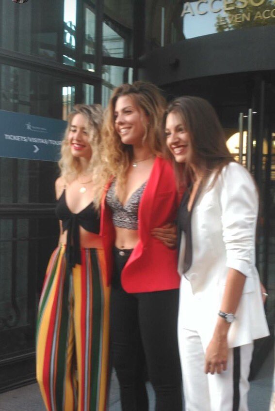 Sandrypekee's tweet photo. Woooooowwww mis niñas que preciosas van😍😍😍😍😍😍 #WarMi y/o #WarLo #WarMiRian https://t.co/oHcrMU6dZU