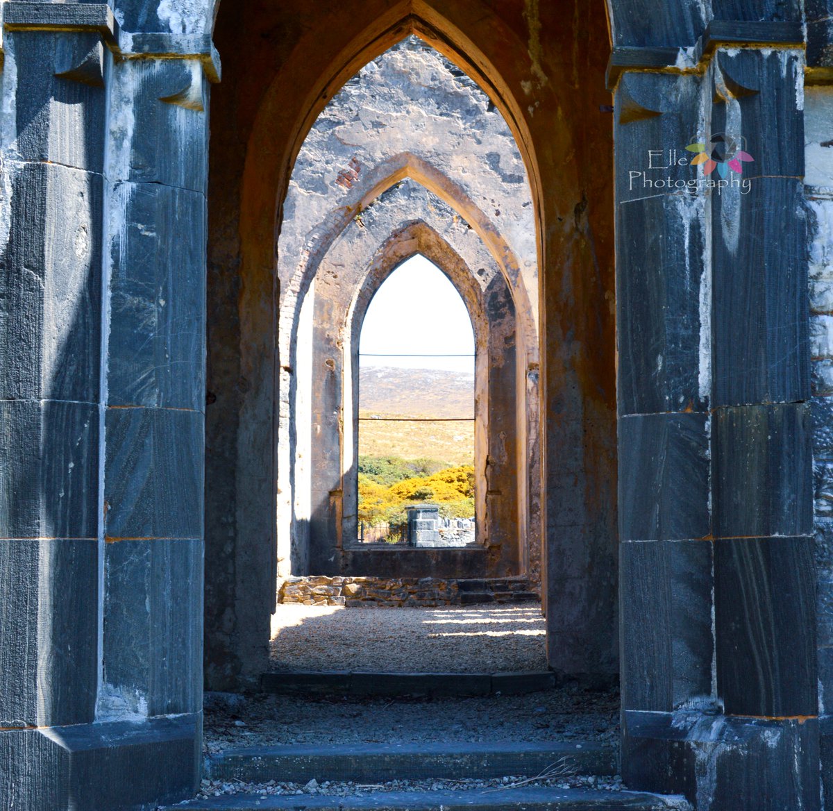 ellenmulhern24's tweet photo. Abandoned Church Dunlewy, Co Donegal, Ireland.
Once upon a time .........
#roomwithaview #beyondthesewalls #beauty https://t.co/8w05QVMu17