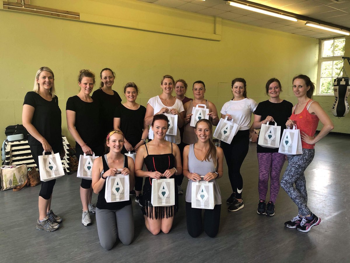 AYDanceParties's tweet photo. Looks like these ladies enjoyed their Beyonce dance party on Sat! Well done ladies! πππ #henparty #henpartyactivity #henpartiesUK #hendouk #BathUk #beyoncedanceclass #fun #dancing #dancethemes #singleladies ππ https://t.co/sDsVdBNPGv https://t.co/xQvzmC8YjQ