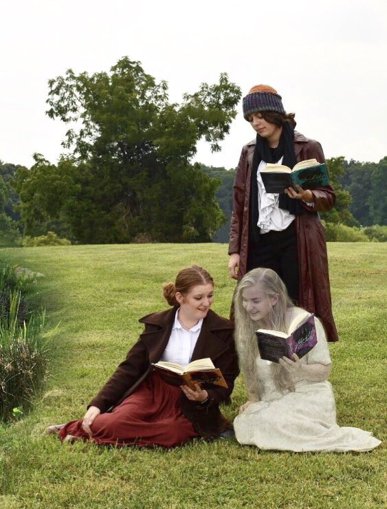ecrmcd's tweet photo. Okay so I never post on Twitter but I had to share this Jackaby inspired cosplay photo shoot my friends and I did.
Jackaby is Annie, Harlee Ann is Abigail and I’m Jenny.
#jackaby #beastlybones #ghostlyechoes #bookishcosplay
@Willothewords @AlgonquinYR https://t.co/TBfF1e8kHm