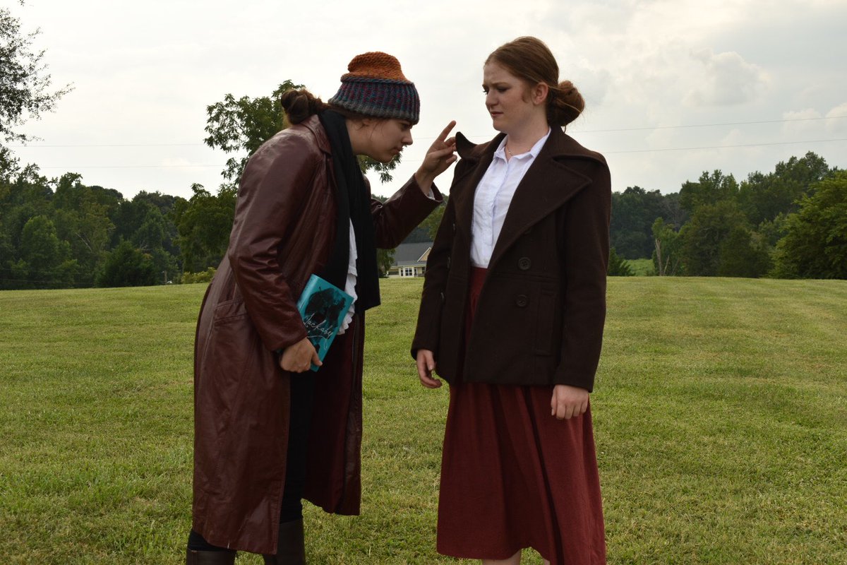 ecrmcd's tweet photo. Okay so I never post on Twitter but I had to share this Jackaby inspired cosplay photo shoot my friends and I did.
Jackaby is Annie, Harlee Ann is Abigail and I’m Jenny.
#jackaby #beastlybones #ghostlyechoes #bookishcosplay
@Willothewords @AlgonquinYR https://t.co/TBfF1e8kHm