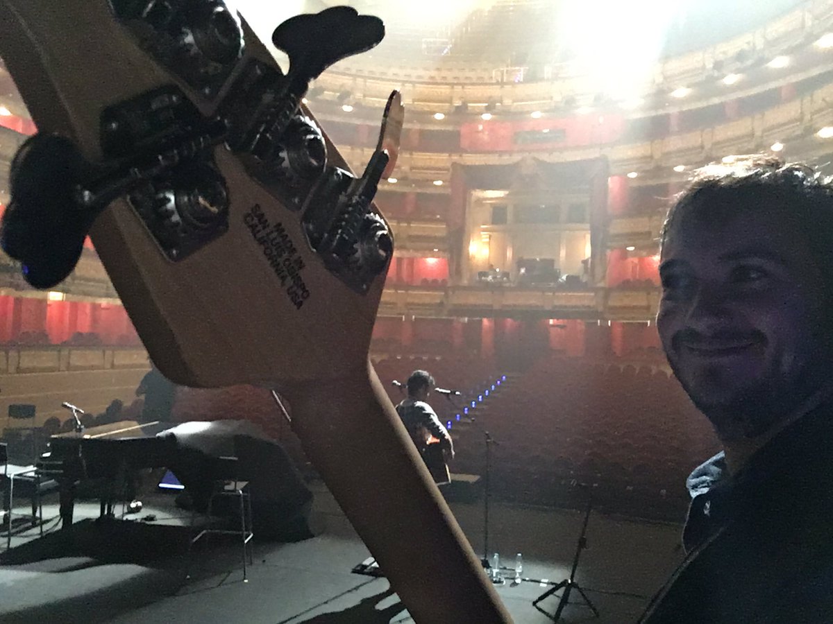 Esta noche estamos en el Teatro Real de Madrid, que preciosidad de lugar 😍#TourPrometo #pabloalboran #teatrorealmadrid