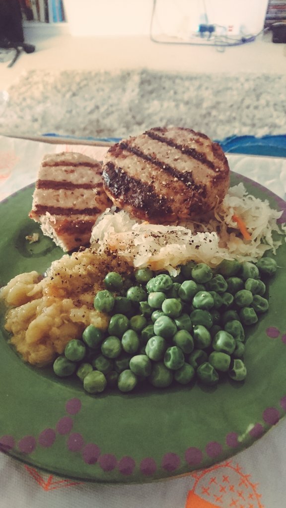 After all the carbs today, I've opted for a lighter dinner. The meaty <a href="/HeckFood/">HECK!</a> Chicken Italia burgers feel a right treat and has definitely restored the equilibrium. #giveemheck