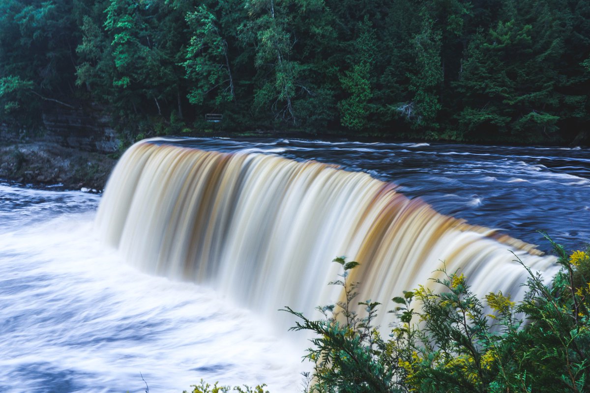authentic_mi's tweet image. Did you know the #tahquamenon upper falls is one of the largest #waterfalls east of the Mississippi?!