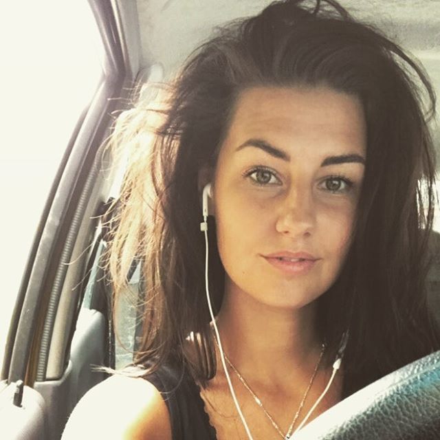 mlena_pal's tweet photo. #throwback #memory #polishgirl #look #me #myself #eyes #hair #happytime #happyme https://t.co/98rRIka6ja https://t.co/5cCO86azz1
