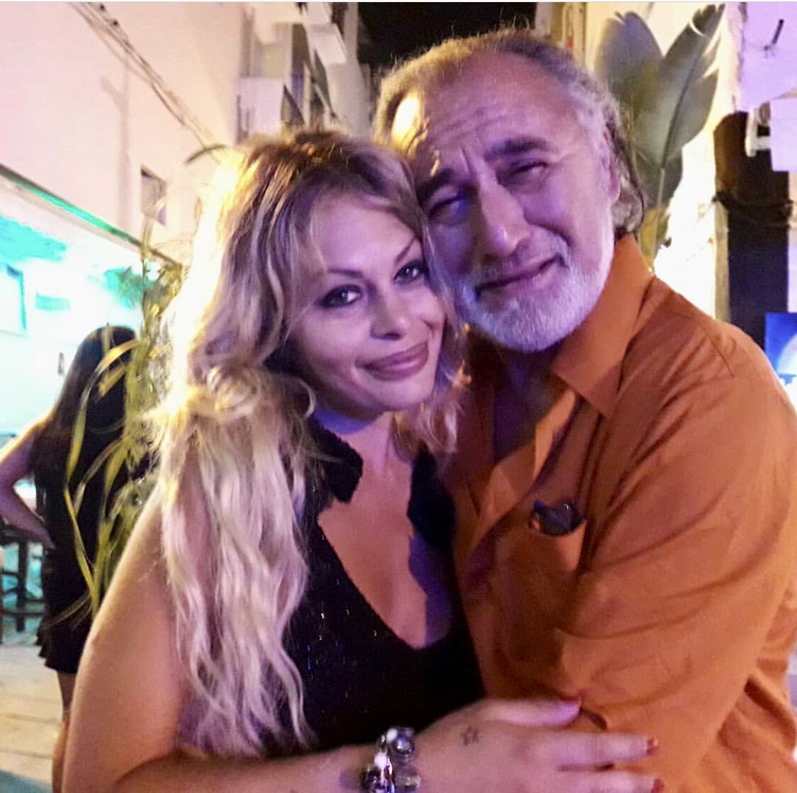 MarcdeNiro's tweet photo. Today with #lookalike Brigitte Bardot  #ibiza #bcbtango #chupiteria #marcdeniro #puertodeibiza https://t.co/V6JwUXjMHm