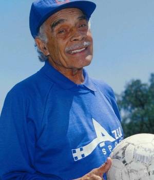 elbajimenez9's tweet photo. ¡Muchísimas felicidades a "Don Nacho" Trelles! Un histórico del futbol mexicano que este día cumple 102 años 🎉🎉🎉 https://t.co/NyfIMaSfQk