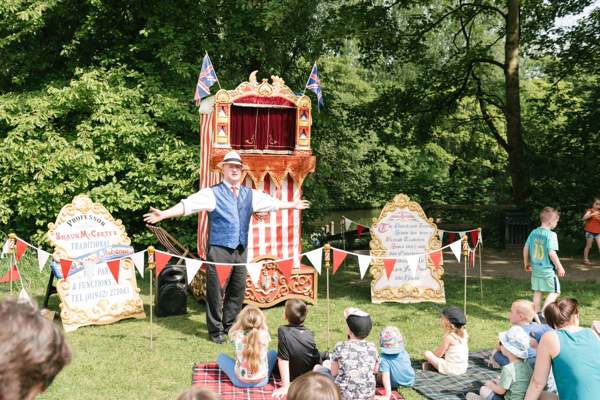 HelpBritBloss's tweet image. Storytellers, Goblin Hunters, Punch &amp;amp; Judy and a historical hipster with a penchant for prose. Don&apos;t miss this bard&apos;s picnic in Platt Fields. All going down in the UK&apos;s &apos;Best Community Orchard&apos; Sunday 12th August - Manchester. 
TICKETS: Just £2 with promo code &apos;HALFPRICE&apos;.