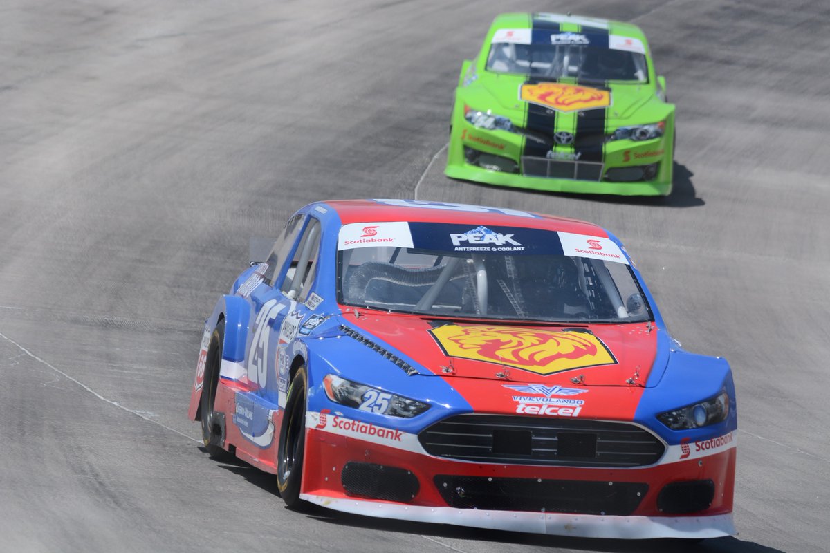 ladecuadroslp's tweet photo. Sensacional Abraham Jurado en la Nascar Challenge de Aguascalientes
@AjucaChavez  @NASCARPEAKMX  @Phillips66Co @SherwinWilliams @chemotorsport @CMotionSport #GrupoJurado #JuradoBros #YaNomasOtro #FedExChallenge https://t.co/WIRo8L6H0m