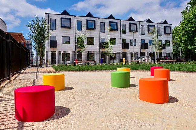 urban_splash's tweet photo. As we conclude our #USModular social media theme this month, in which we focused on our #modular Houses, we've revisited this @MENnewsdesk article which analyses the role of modular in the housing crisis and the "sellout success" of our @housebyUS homes: https://t.co/8nNmS2HGLy https://t.co/wT05NVA5mg