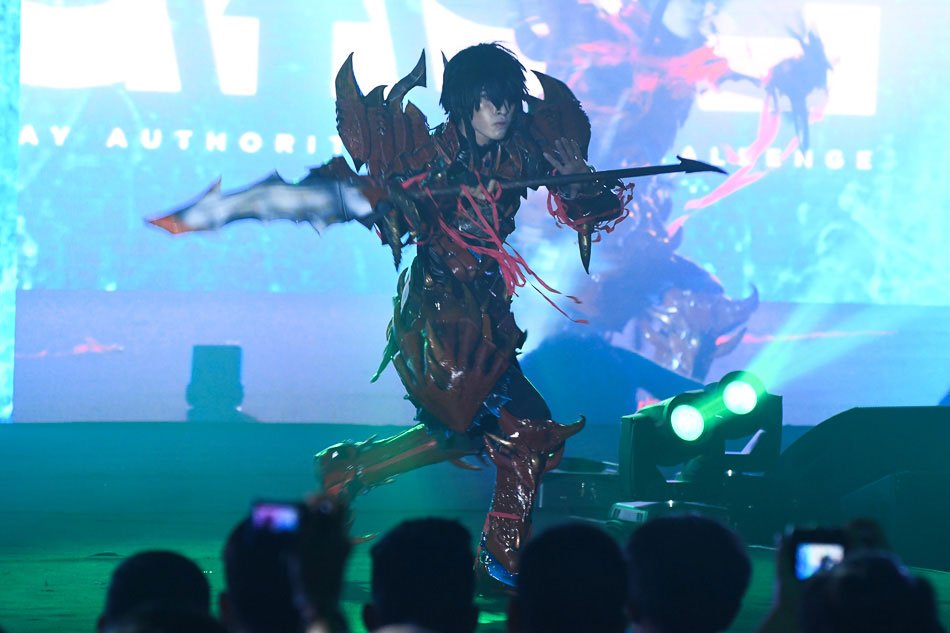 VReCards's tweet photo. The best cosplay from APCC 2018 https://t.co/l9lGfp76tF https://t.co/plDuwHiUYC