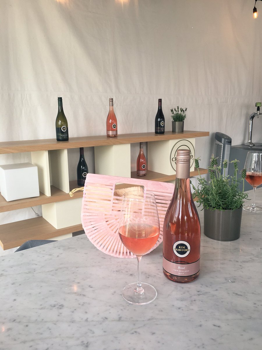 krystintysire's tweet image. Highlight of the summer so far is definitely @DinnerinskyCAN with @kimcrawfordwine 🍷 #UndoOrdinary #DinnerintheSkyCanada