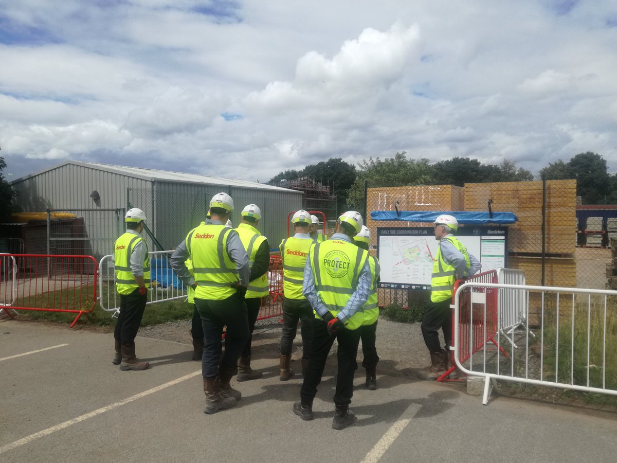 IanMatthews17's tweet photo. @yourseddon CM/PM meeting on site at @GrangeHartford new sports hall this afternoon.
Sharing best practice and driving H&S forward as a full team.
#teamwork #builtbyseddon #collaberation #protect3 https://t.co/JQVvZwaC3l