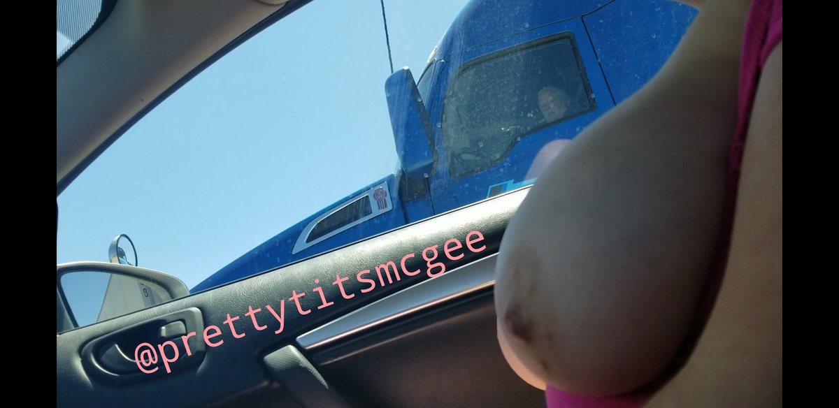 prettytitsmcgee's tweet photo. yet another confirmed #trucker catching me #flashing my #bignaturaltits #bignaturalbreasts #bigtits #bigboobs #boobs #publicflashqueen #publicnudity #publicflashing #sexy #tittytuesday #tits #nipples #freethenipple #rtandfolow #RTandFAV #doubledsfordays https://t.co/52hliAxCt7
