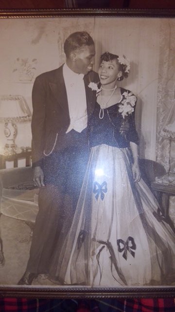 JudiGatson's tweet image. Who are they?  

A USC professor found this beautiful photo outside of a demolished home in Columbia &amp;amp; wants to return it to the family.  

If you or any of your friends recognize them, pls let us know. ❤️

bit.ly/2v3z20E