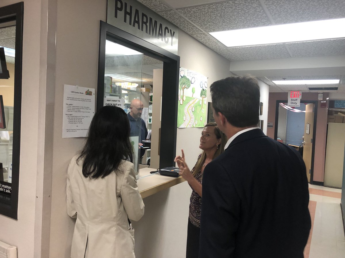 JamesSmithforSC's tweet photo. .@JamesSmithSC and @MPowersNorrell visited a free medical clinic in Greenville this afternoon. 

Clinics just like this one would benefit greatly under the expansion of Medicaid, and James has pledged to sign that order on his first day as governor.

#SmithNorrell #Smith4Gov https://t.co/j3JEYi9VKC