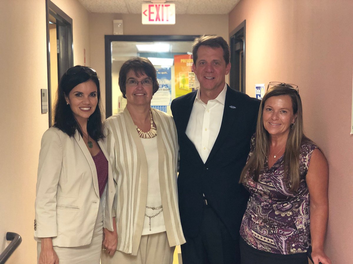 JamesSmithforSC's tweet photo. .@JamesSmithSC and @MPowersNorrell visited a free medical clinic in Greenville this afternoon. 

Clinics just like this one would benefit greatly under the expansion of Medicaid, and James has pledged to sign that order on his first day as governor.

#SmithNorrell #Smith4Gov https://t.co/j3JEYi9VKC