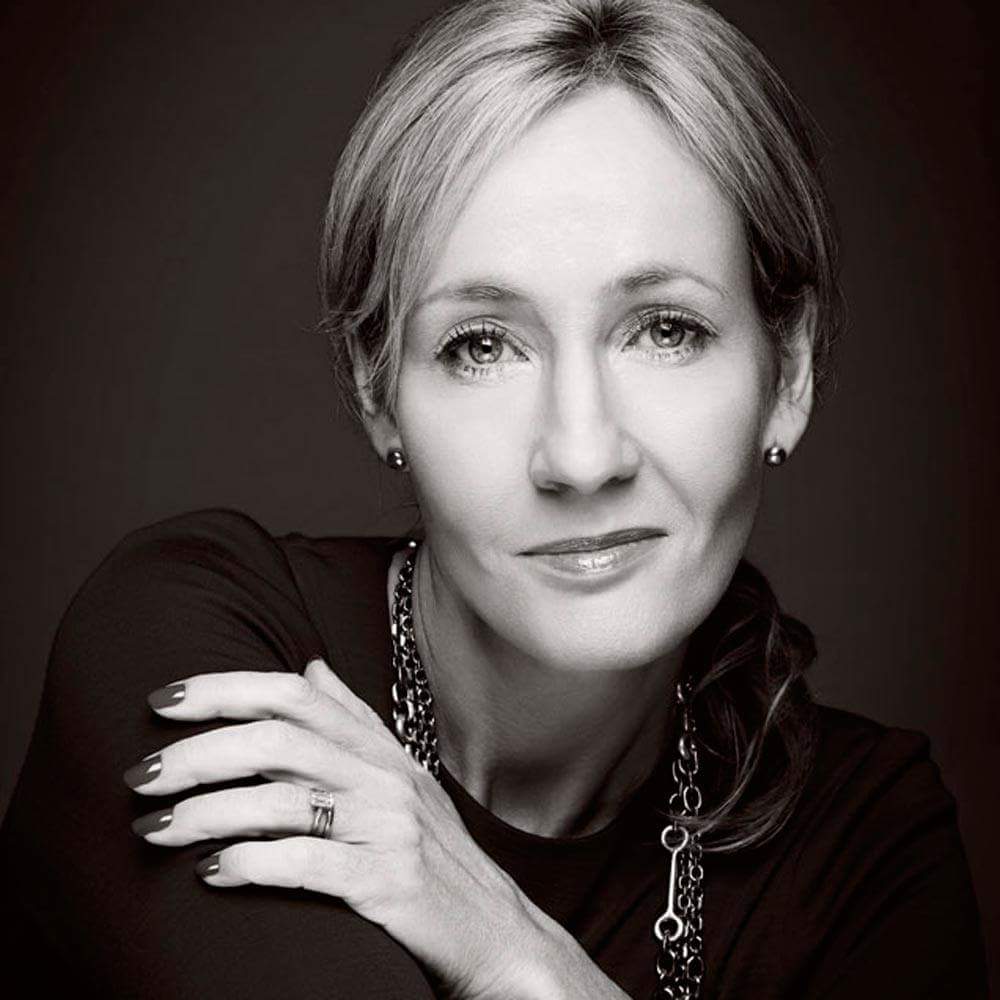 Happy birthday à notre Queen J.K. Rowling Happy birthday à l\élu qui fête ses 38 ans aujourd\hui  