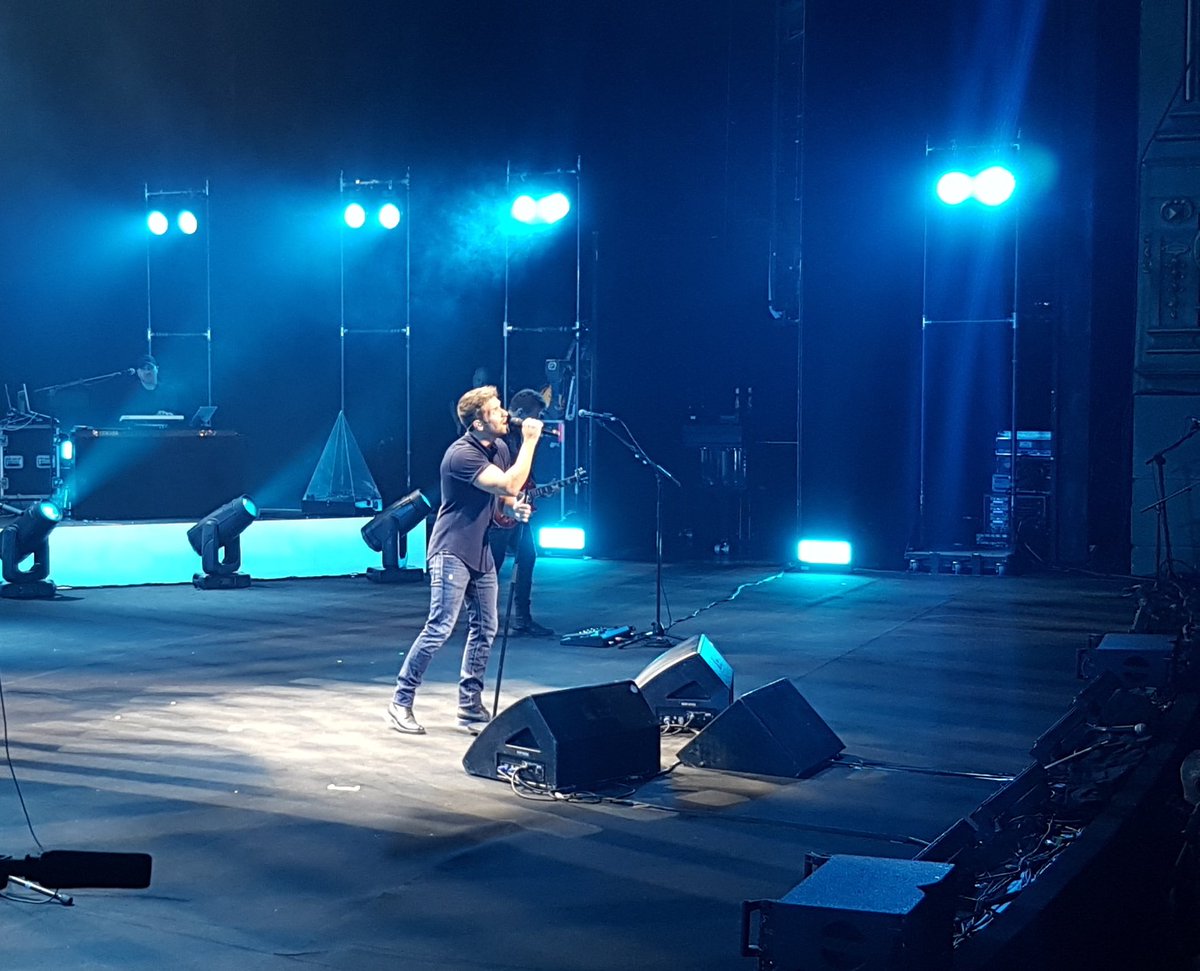 UMusicFestival's tweet photo. .@pabloalboran encandila en el #UMFestival18 .
Más contenidos en nuestro Instagram @UMusicFestival https://t.co/ojkKqB84lf