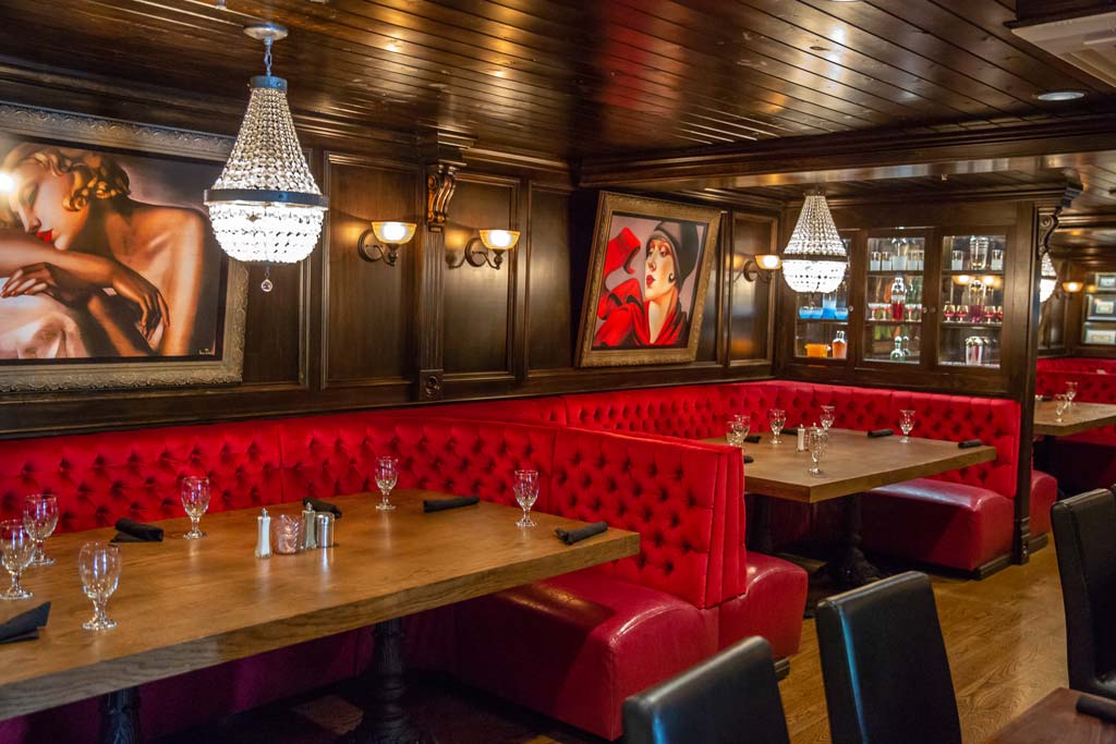OklahomaMag's tweet photo. Nola's spices up Tulsa’s Cherry Street with Napoleonic touches, an homage to the Roaring ‘20s and 21st-century shine. https://t.co/3qbw5IhaH1 @NolasTulsa  #Tulsa #Oklahoma https://t.co/2Nb1tXEAyP