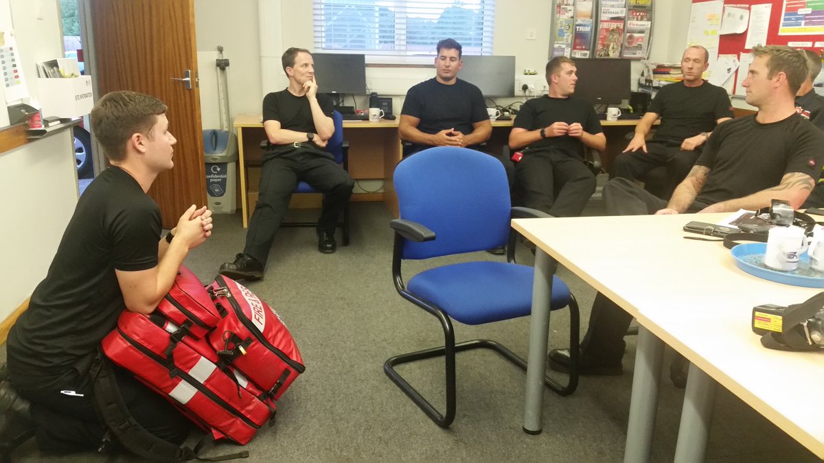 Botley38's tweet photo. Fun packed session for @Botley38 this evening! Radio communication drills with our own @hfrs_control legend Ff Maidment, IEC equipment and scenarios and still time to put up the open day banner! Note the date 23rd September!! #andbreathe #efficientuseoftime #opseffectiveness https://t.co/6gNpOBba85