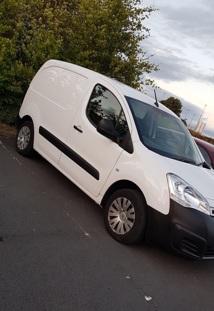 YeOldeSausShop's tweet photo. Cruising in this bad boy for the next 2 weeks whilst my sidekick is on holiday, Martin even changed the radio to my station, if that isn't love I don't know what is 😍❤️ #whitevanwoman #beepbeep https://t.co/PED9OPNKbx