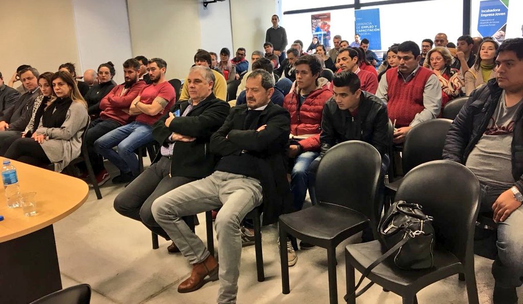 🔧Por indicaciones de nuestro Gobernador <a href="/domingopeppo/">Domingo Peppo</a> participamos de la presentación de Herramientas para Impulsar Proyectos Productivos

ℹPuerto Tirol <a href="/industriachaco/">UICH</a>

<a href="/OcampoAlc/">Cristian Ocampo</a>
#GustavoFERRER
#ClaudiaGRONDA
<a href="/NataliaMustillo/">Natalia Mustillo</a>
<a href="/aeirigoyen/">Andrés Irigoyen</a>
@fernandopremoli
<a href="/DelfinaTuckey/">Delfina Tuckey</a>